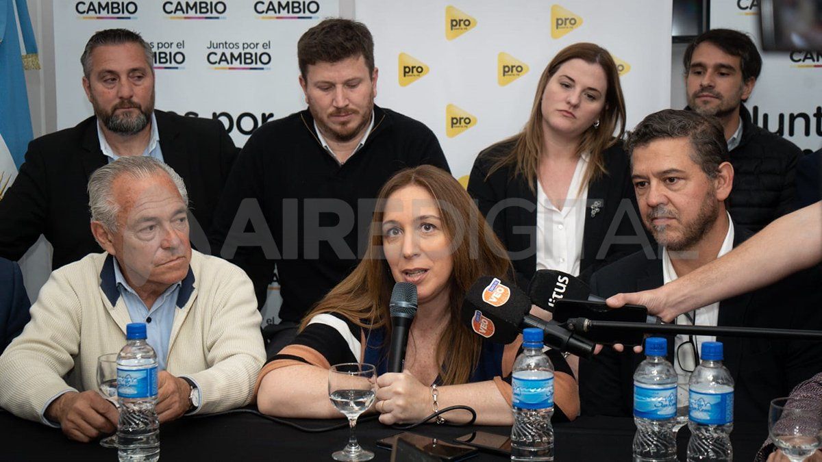 En Santa Fe, Vidal estuvo acompañada por dirigentes provinciales de Juntos por el Cambio.