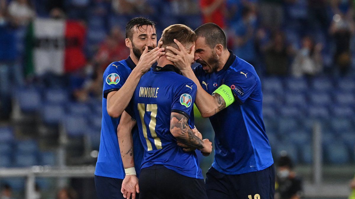 Los cuartos de final de la Eurocopa comienzan este viernes con los duelos entre Bélgica e Italia y Suiza ante España.