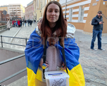 Anna Bonndar es de Odesa, una ciudad de Ucrania a orillas del Mar Negro. En las calles de Varsovia busca trabajo en bares y restaurantes. Anna Bonndar es de Odesa, una ciudad de Ucrania a orillas del Mar Negro. En las calles de Varsovia busca trabajo en bares y restaurantes.