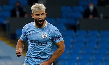El Kun Agüero está en el radar del Barcelona para reunirlo con Lionel Messi. El Kun Agüero está en el radar del Barcelona para reunirlo con Lionel Messi.
