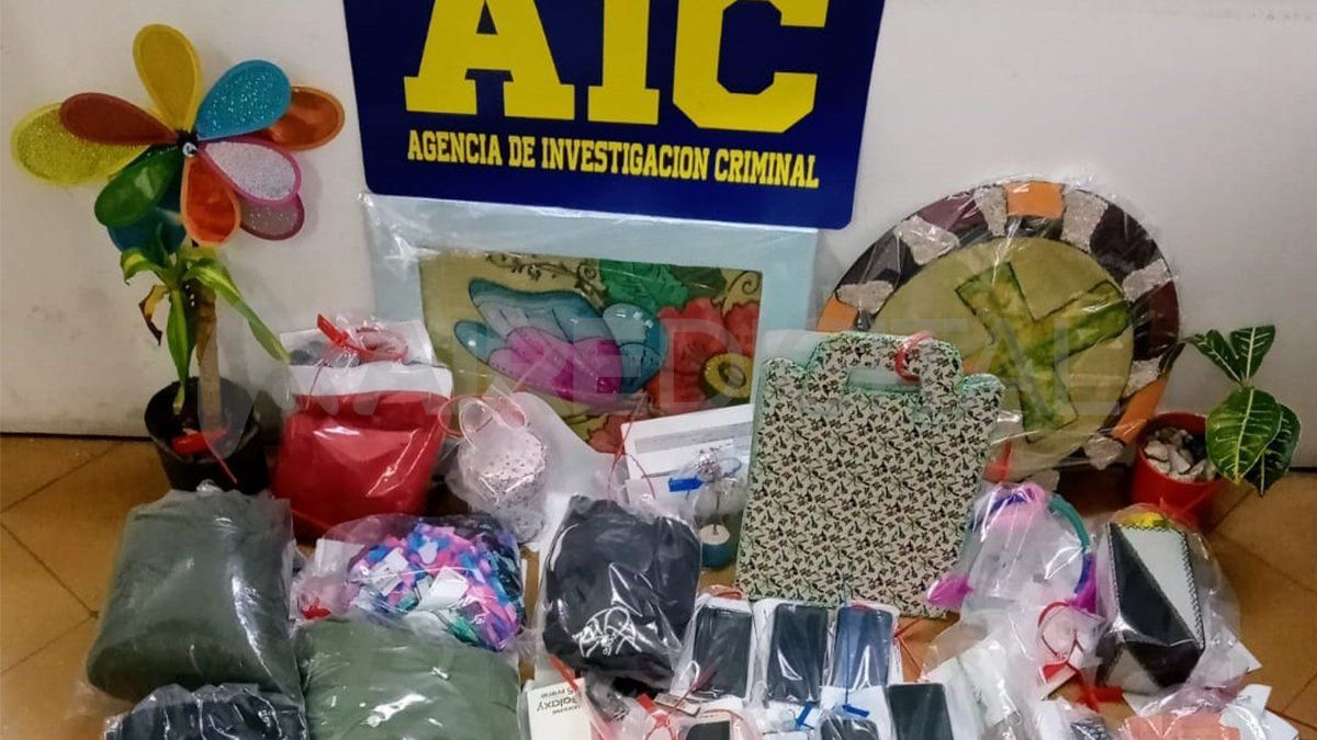 Las mujeres implicadas en la causa también actuaban como mecheras en locales santafesinos. En los allanamientos se recuperaron elementos robados de los comercios.