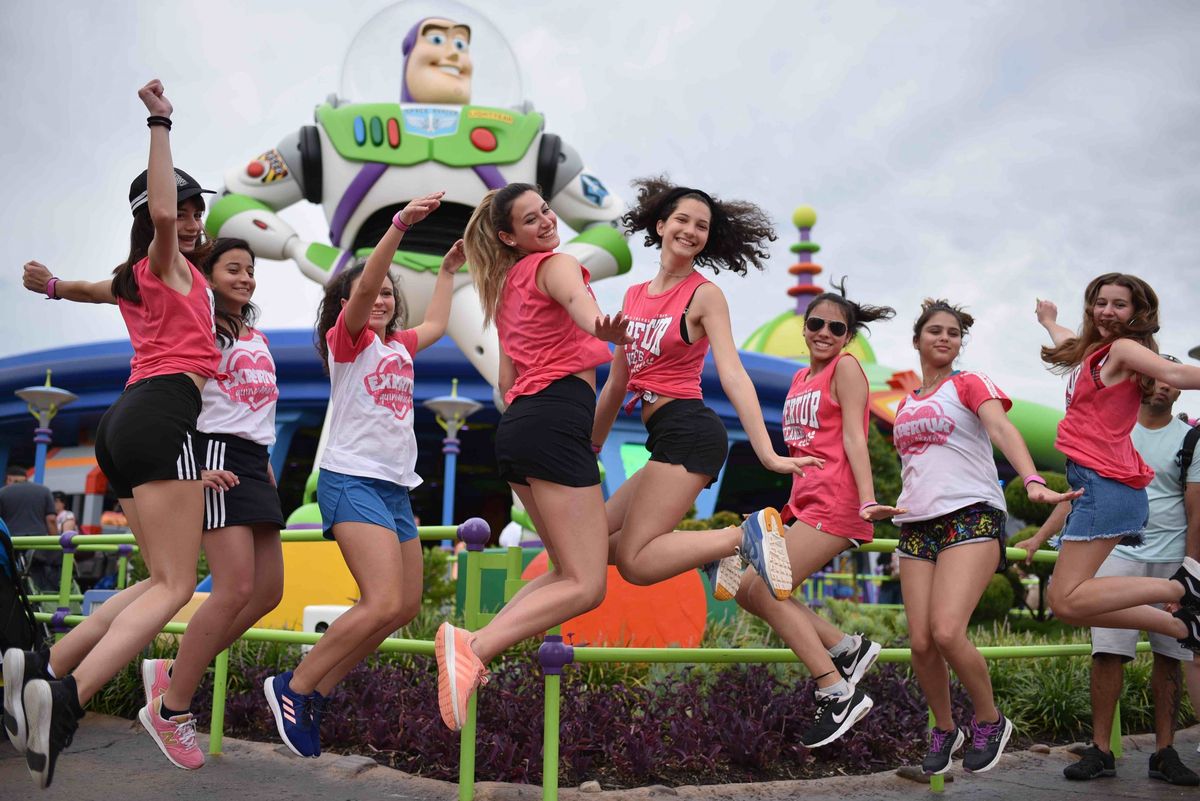 Las quincea&ntilde;eras pueden conocer Disney y otros parques tem&aacute;ticos.