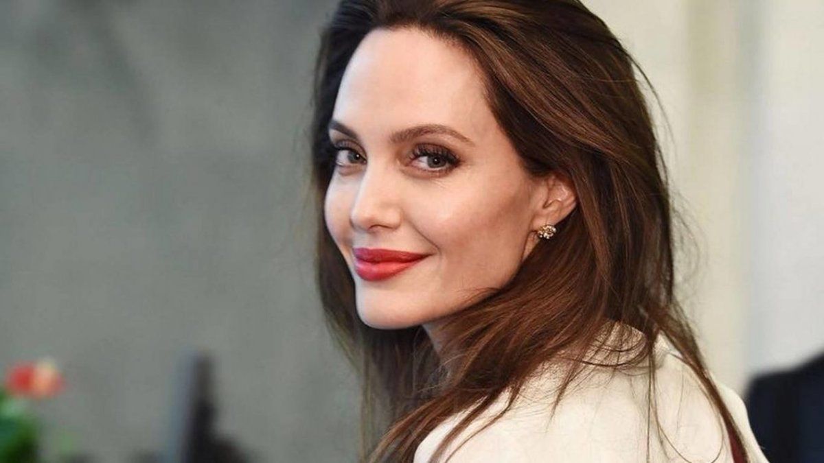 Angelina Jolie recordó cómo enfrentó la muerte de su madre