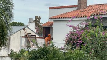 Comenzaron a derribar la vivienda lindera al puente Carretero. La obra marca un paso clave para avanzar con el nuevo enlace vial.