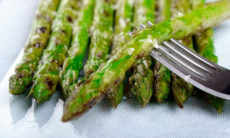 Cómo cocinar espárragos: la receta para aprovechar estos vegetales Cómo cocinar espárragos: la receta para aprovechar estos vegetales