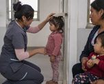 Durante mucho tiempo se consideró a la obesidad y la desnutrición como males opuestos. Sin embargo, se trata de dos caras de la misma moneda. Durante mucho tiempo se consideró a la obesidad y la desnutrición como males opuestos. Sin embargo, se trata de dos caras de la misma moneda.