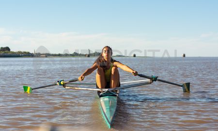 Ingrid Marcipar tiene 18 años y clasificó dos botes a los Juegos Panamericanos en el Pre Panamericano de Santiago de Chile. Ingrid Marcipar tiene 18 años y clasificó dos botes a los Juegos Panamericanos en el Pre Panamericano de Santiago de Chile.