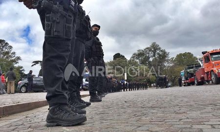 Las Fuerzas Federales desembarcaron en Rosario el domingo y el lunes comenzaron las tareas de control y patrullaje. Las Fuerzas Federales desembarcaron en Rosario el domingo y el lunes comenzaron las tareas de control y patrullaje.