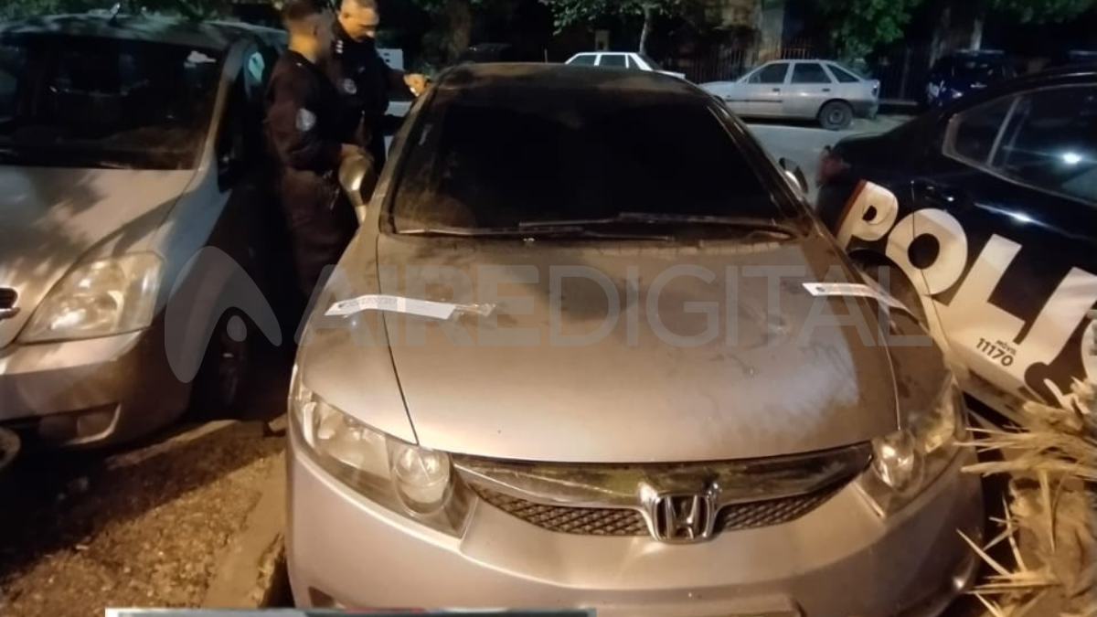 El auto Honda Civic en que se movilizaban los detenidos. El auto Honda Civic en que se movilizaban los detenidos.