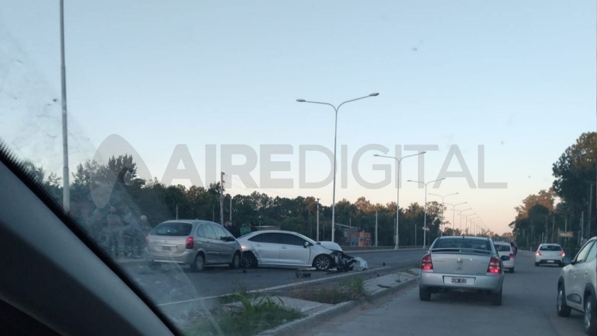 El triple choque se produjo a 500 metros de San José del Rincón, mano a Santa Fe.