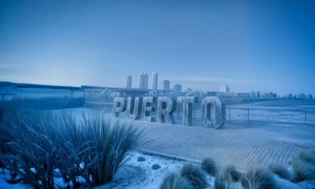 Santa Fe inauguró su pista de hielo en la Ribera Shopping, una experiencia única para disfrutar en familia y con amigos. Santa Fe inauguró su pista de hielo en la Ribera Shopping, una experiencia única para disfrutar en familia y con amigos.