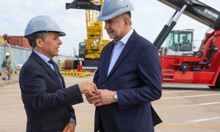 Omar Perotti y Diego Giuliano recorrieron las obras en el Puerto de Santa Fe Omar Perotti y Diego Giuliano recorrieron las obras en el Puerto de Santa Fe