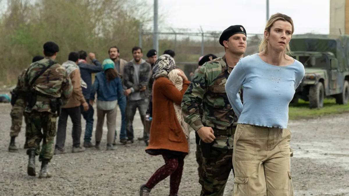 "La cacería" está disponible en Netflix, y se ubica entre las películas más vistas a pesar de haber sido prohibida en Estados Unidos.