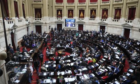 El oficialismo consiguió respaldo para la modificación de Ganancias en Diputados. Ahora definirá el Senado. El oficialismo consiguió respaldo para la modificación de Ganancias en Diputados. Ahora definirá el Senado.