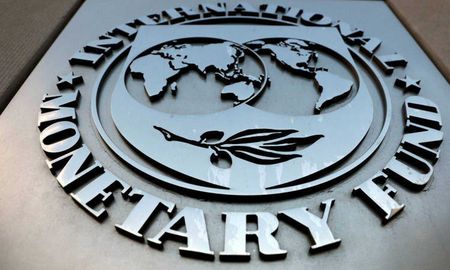 Desde el próximo lunes el Fondo Monetario Internacional comienza a asignar los Derechos Especiales de Giro (Deg) entre los países socios. A la Argentina le corresponde un 0.67% de participación por lo que ingresarán a las arcas de Nación u$s 4.355 millones. Desde el próximo lunes el Fondo Monetario Internacional comienza a asignar los Derechos Especiales de Giro (Deg) entre los países socios. A la Argentina le corresponde un 0.67% de participación por lo que ingresarán a las arcas de Nación u$s 4.355 millones.
