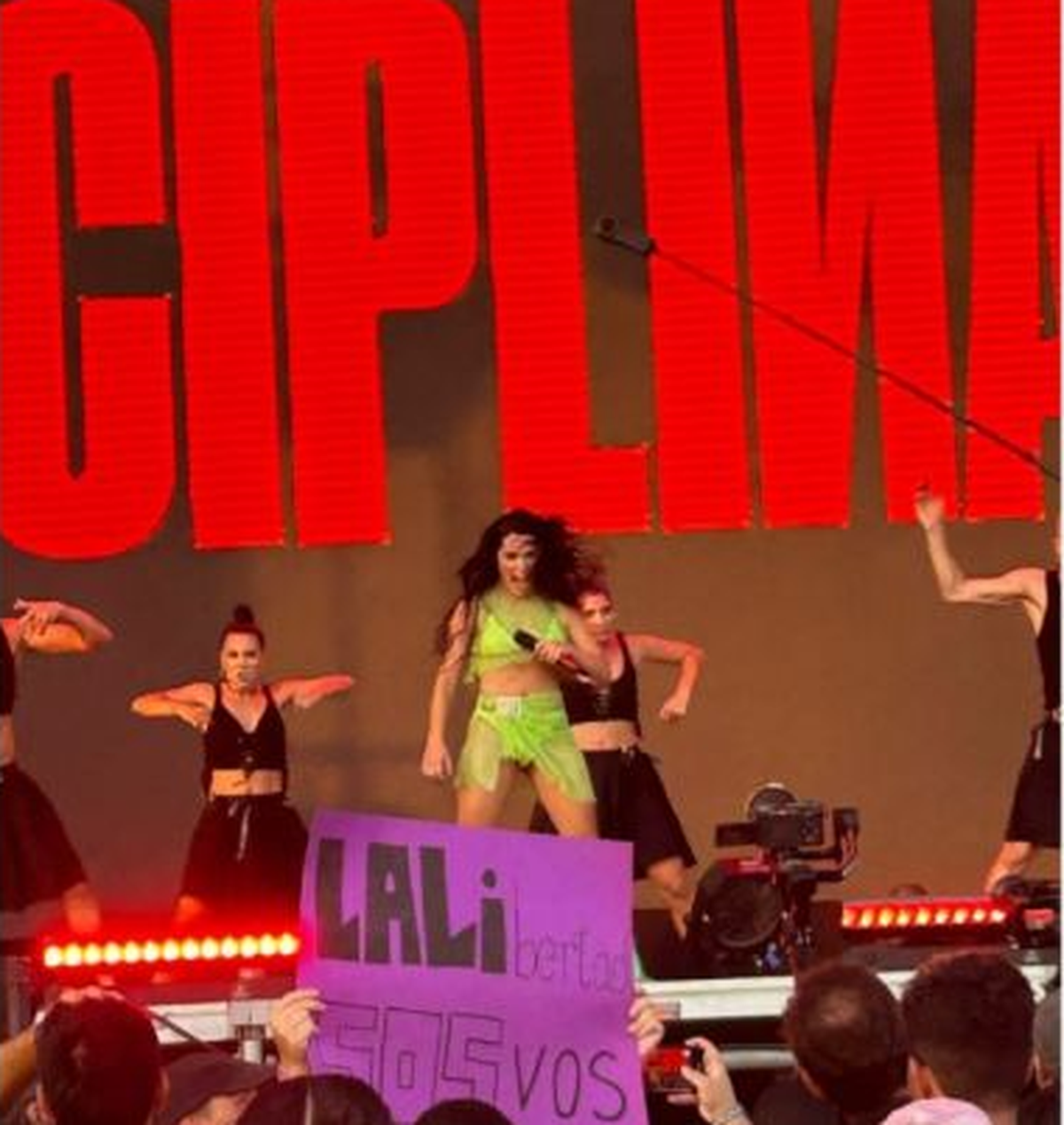 La foto del cartel a Lali Espósito en España tras su cruce con Javier Milei. La foto del cartel a Lali Espósito en España tras su cruce con Javier Milei.