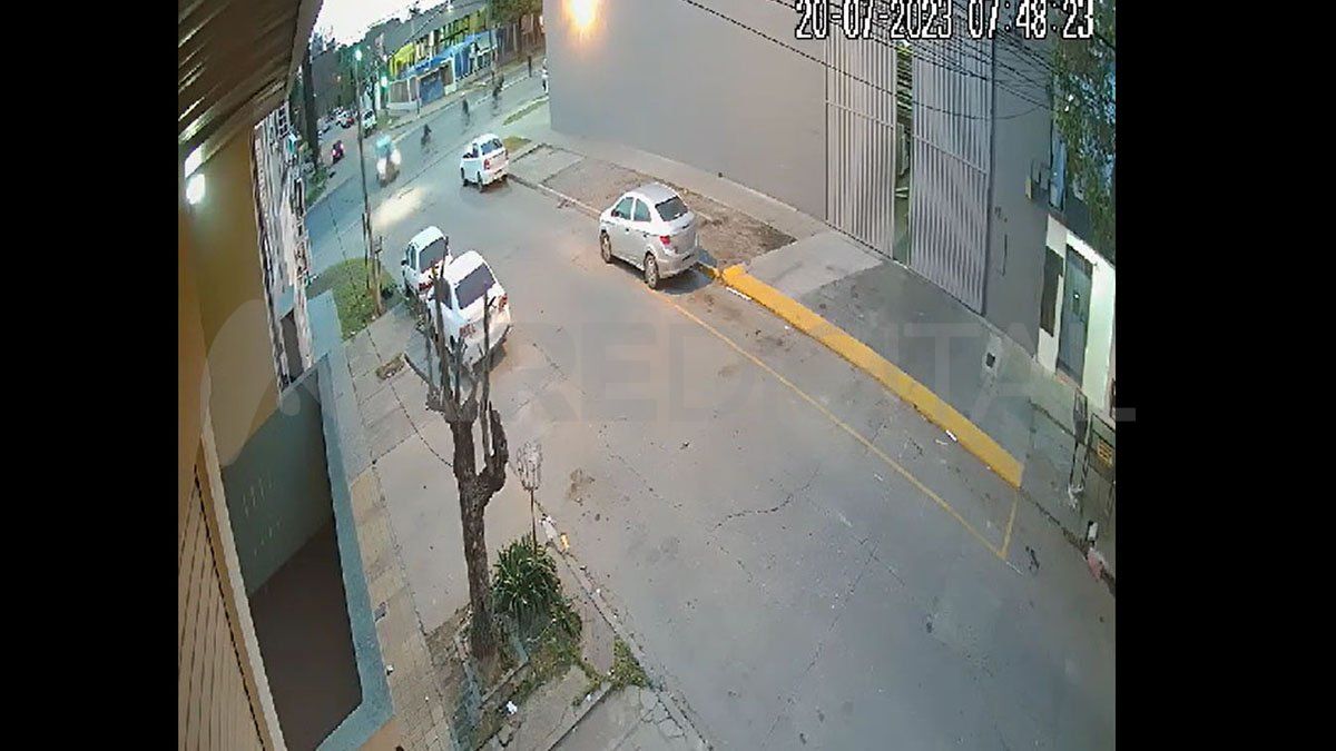 La justicia santafesina investiga un violento siniestro vial ocurrido el jueves por la mañana en el que resultó herido un joven que se trasladaba en un monopatín.&nbsp;