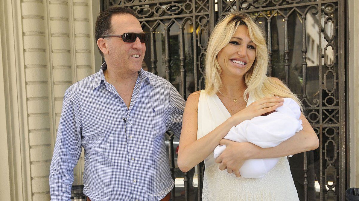 Vicky Xipolitakis batalla por la manutención y custodia de su hijo.