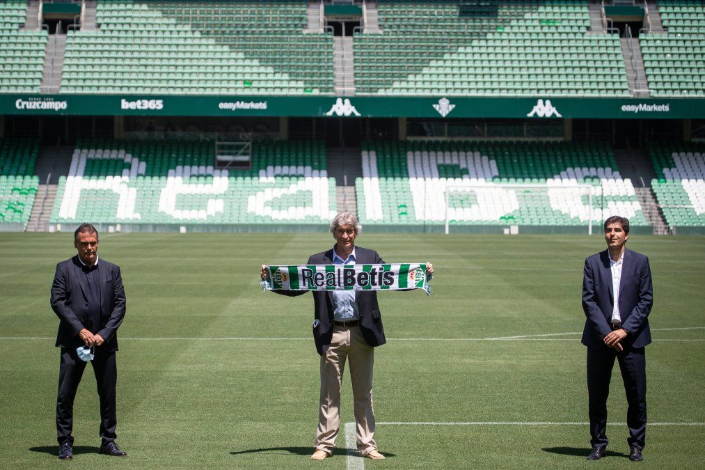 Manuel El Ingeniero Pellegrini fue presentado como nuevo entrenador del Betis de Espa&ntilde;a.