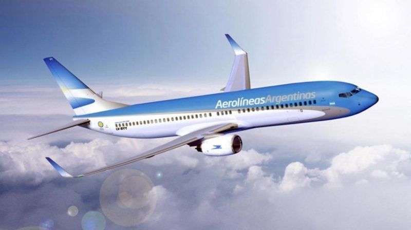 Macri reclamó a gremios que negocien con Aerolíneas Argentinas para evitar aporte estatal