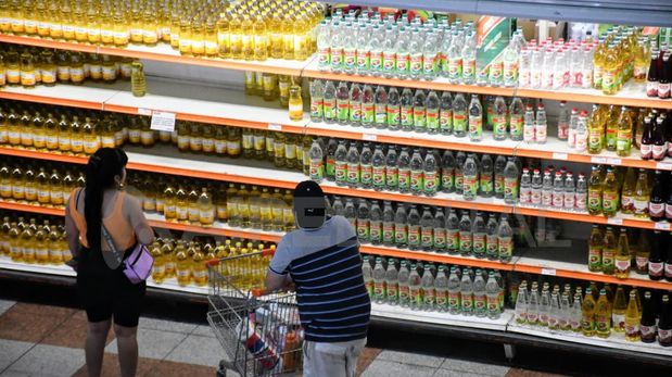 Las expectativas transmitidas por el Gobierno apuntan al dígito de inflación en abril. Hay dudas entre las consultoras.