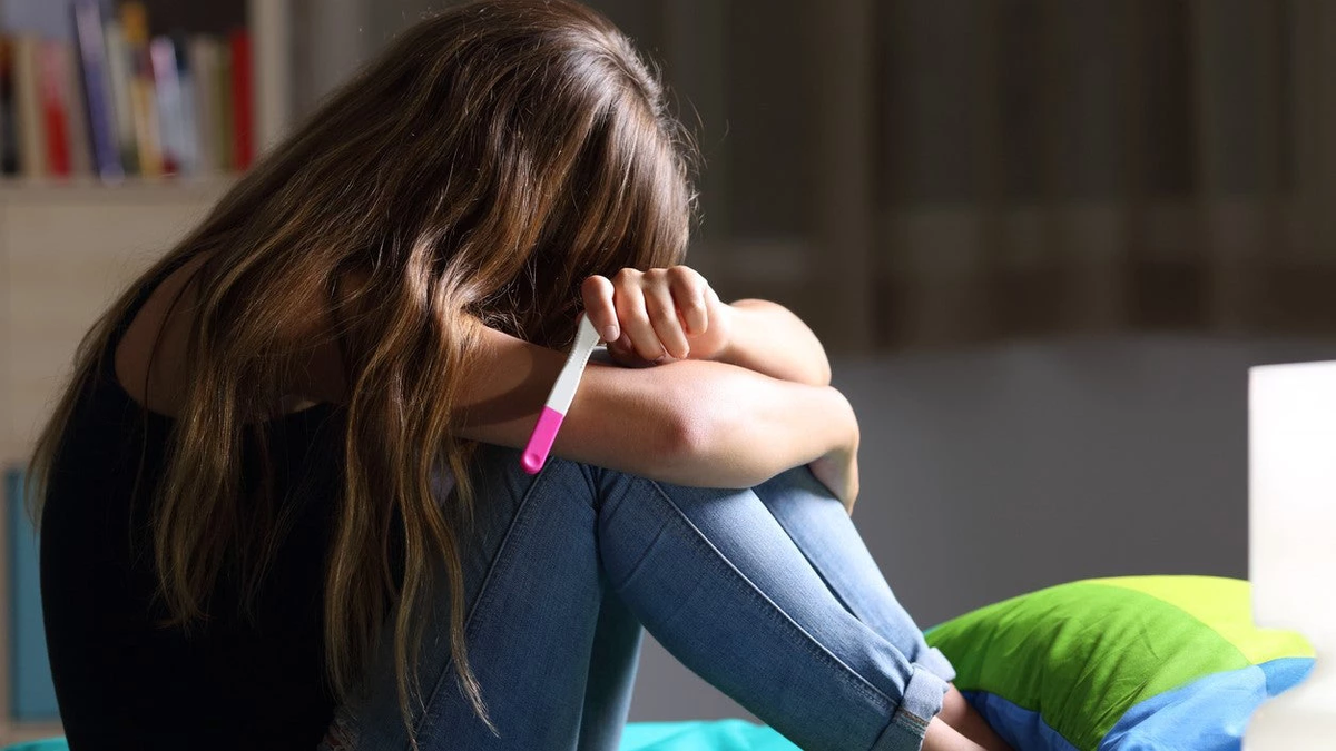 Las tasas de embarazo adolescente en Argentina tuvieron un descenso del 70% en los últimos años. Las tasas de embarazo adolescente en Argentina tuvieron un descenso del 70% en los últimos años.