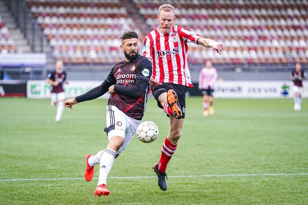 Lucas Pratto hizo su debut en el Feyenoord de Países Bajos tras su salida de River.
