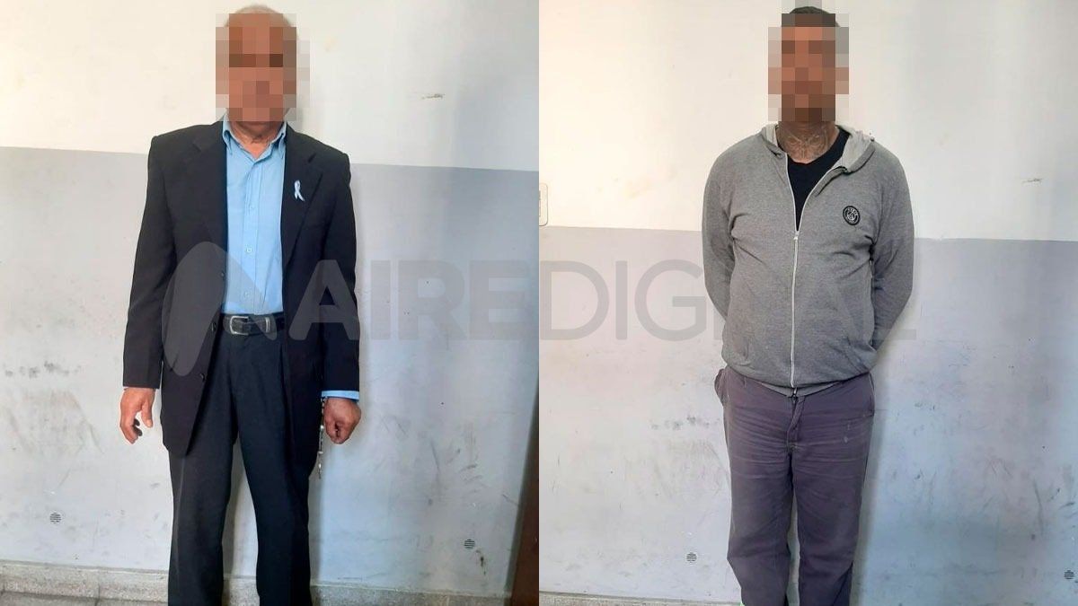 Uno de ellos merodeaba la zona de bancos con traje. Uno de ellos merodeaba la zona de bancos con traje.