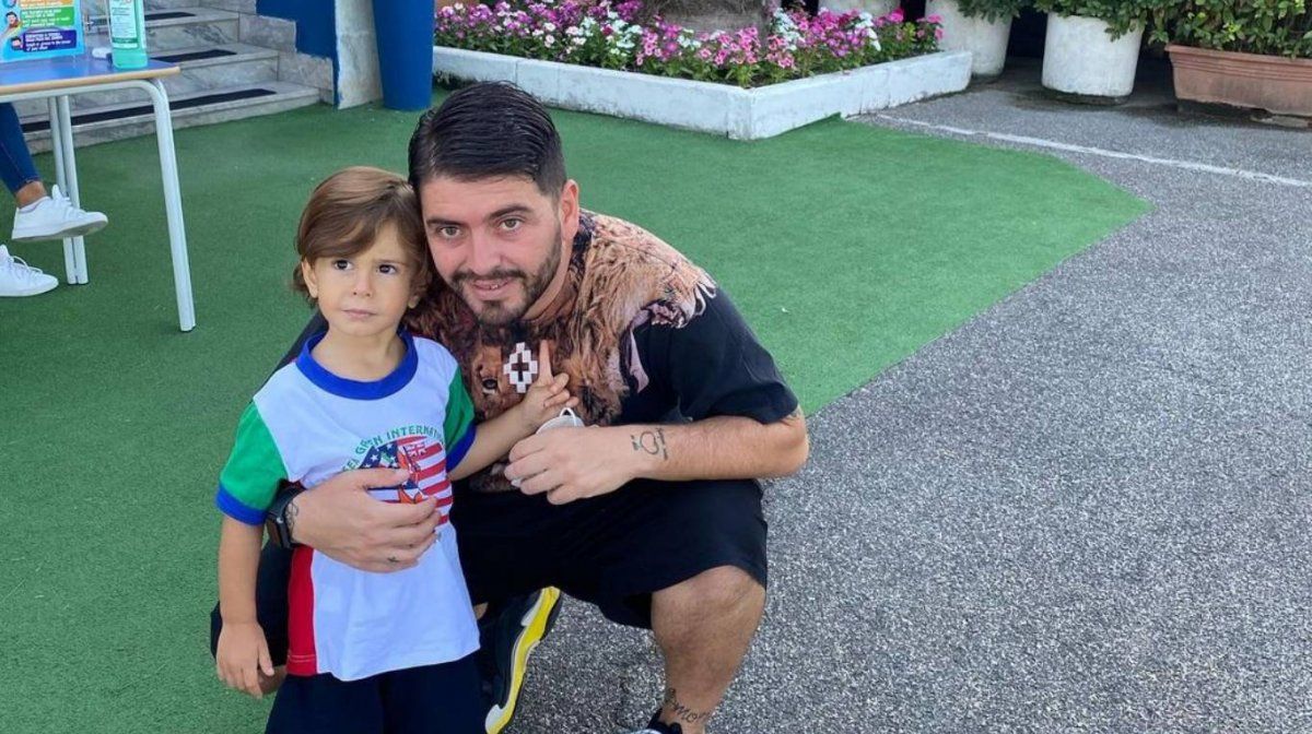 Diego Junior junto a uno de sus herederos