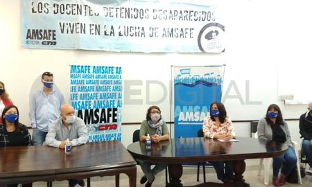 Amsafe pide rediscutir salarios en la provincia luego de los resultados de la paritaria nacional. Amsafe pide rediscutir salarios en la provincia luego de los resultados de la paritaria nacional.