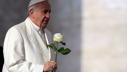 a un ano de la muerte del papa francisco: misa, rosario y una placa en su honor en roma