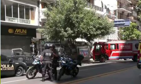 Atrincherado en un departamento del barrio porteño de La Recoleta Atrincherado en un departamento del barrio porteño de La Recoleta