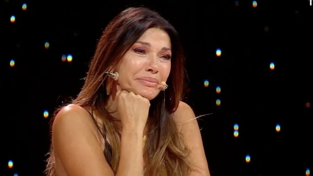 Catherine Fulop sufrió una fuerte caída durante el show de Erreway en Buenos Aires.