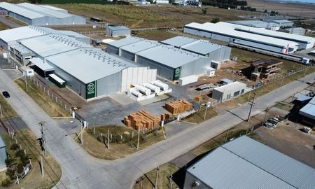 El evento reunió a los principales actores del sector agroindustrial y fue la ocasión perfecta para que la firma santafesina presente sus productos y servicios tanto a clientes como a proveedores a nivel nacional. El evento reunió a los principales actores del sector agroindustrial y fue la ocasión perfecta para que la firma santafesina presente sus productos y servicios tanto a clientes como a proveedores a nivel nacional.