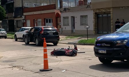 Un accidente en barrio Ciudadela generó un importante operativo policial este lunes al mediodía en la ciudad de Santa Fe. Un accidente en barrio Ciudadela generó un importante operativo policial este lunes al mediodía en la ciudad de Santa Fe.