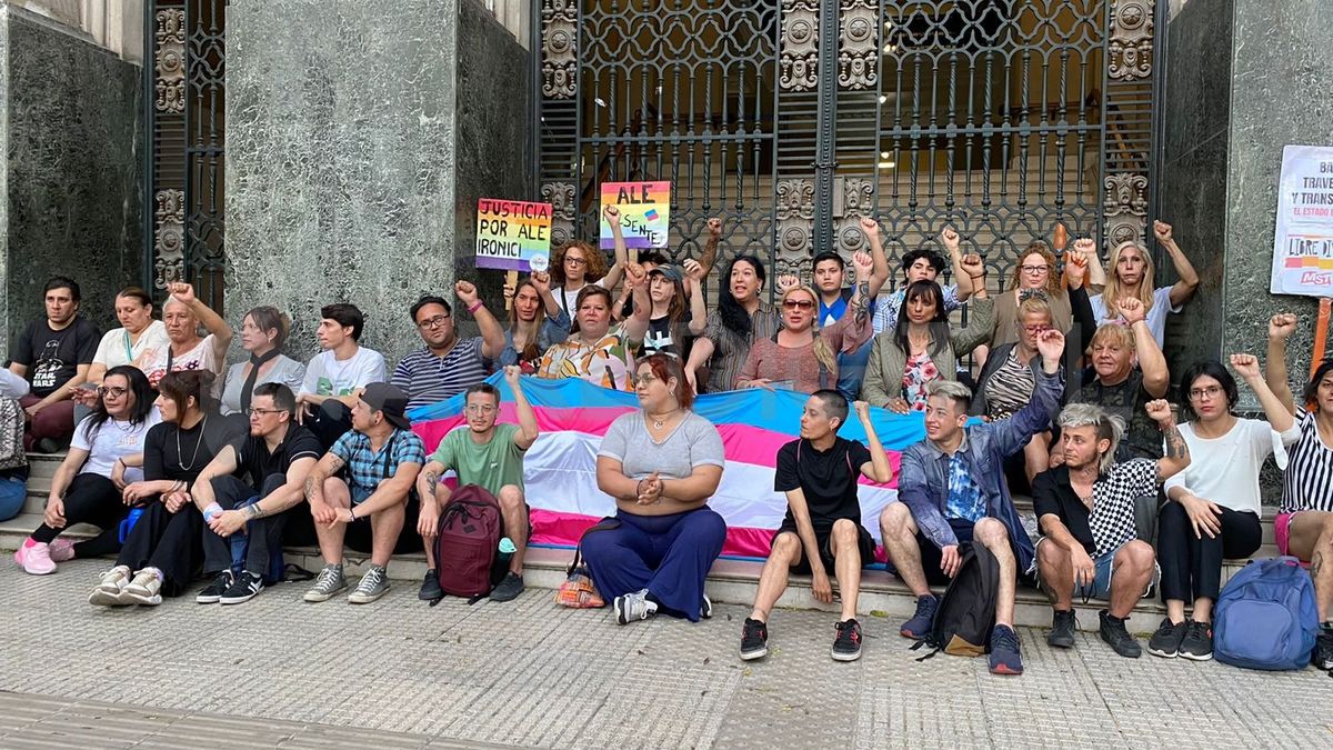 Activistas y militantes fueron a tribunales durante la audiencia de medidas cautelares.