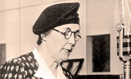 Alicia Moreau, la primera feminista de nuestro país que se cargó una lucha incansable. Alicia Moreau, la primera feminista de nuestro país que se cargó una lucha incansable.