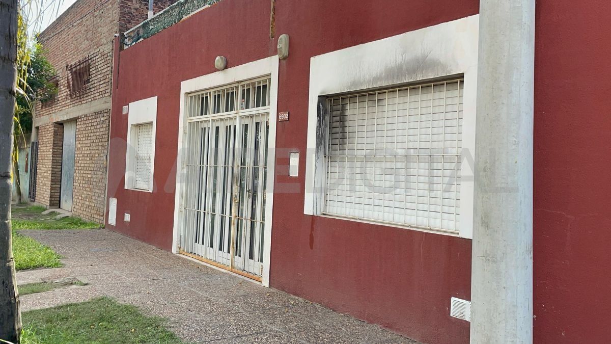 La vivienda quedó con graves daños tras el incendio. La víctima