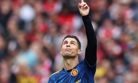 cristiano ronaldo anota su gol 100 en la premier league y lo dedica a su hijo fallecido cristiano ronaldo anota su gol 100 en la premier league y lo dedica a su hijo fallecido