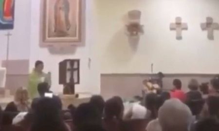 en plena misa, los asistentes cantaron tusa y muchos lo reprochan en plena misa, los asistentes cantaron tusa y muchos lo reprochan