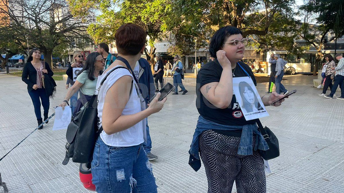 En Santa Fe, organismos de derechos humanos realizaron un homenaje en la Plaza del Soldado. En Santa Fe, organismos de derechos humanos realizaron un homenaje en la Plaza del Soldado.