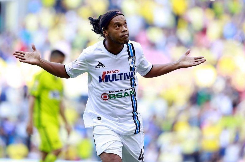 Ronaldinho en problemas: tiene 57 propiedades embargadas y no puede salir de Brasil