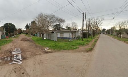 Tras dar a luz, creyó que estaba muerta y la dejó en el patio de su casa. Tras dar a luz, creyó que estaba muerta y la dejó en el patio de su casa.