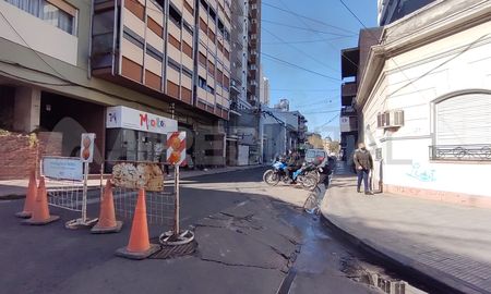 Corte de tránsito y desvíos por trabajos de Assa en San Jerónimo 1700. Corte de tránsito y desvíos por trabajos de Assa en San Jerónimo 1700.