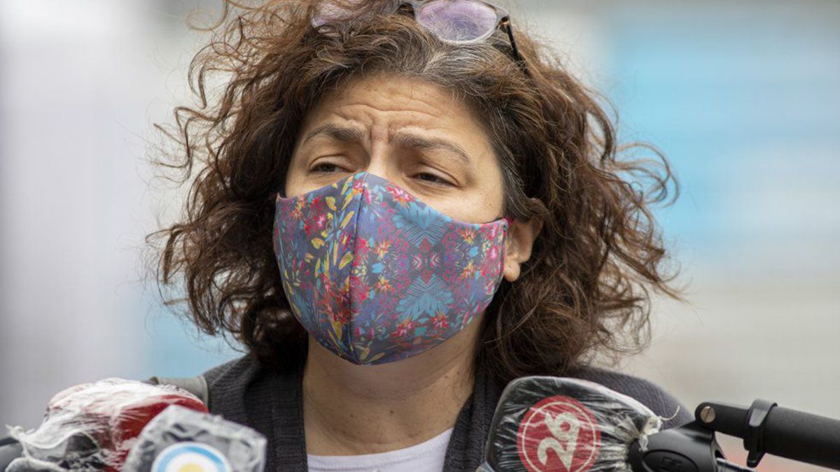 Carla Vizzotti aclaró los dichos sobre la vacunación en Argentina y confirmó que legarán 300 mil segundas dosis en los próximos días.