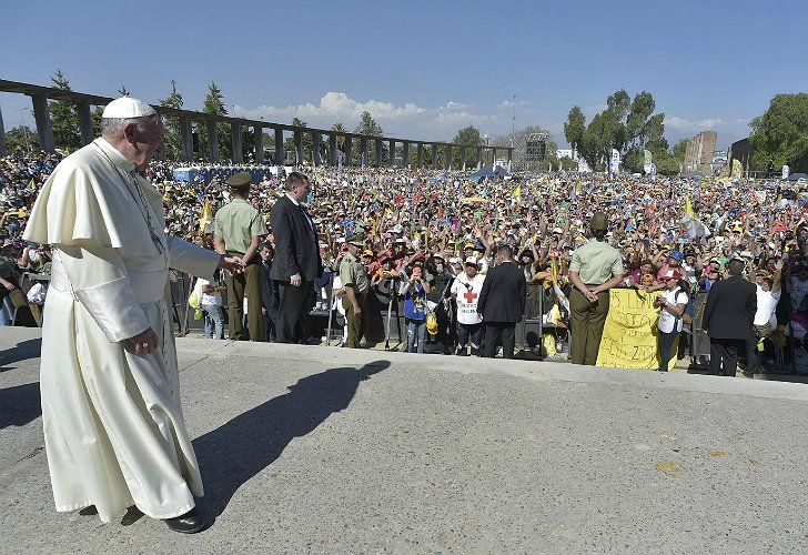 Francisco inicia en Iquique su último día en Chile antes de partir hacia Perú