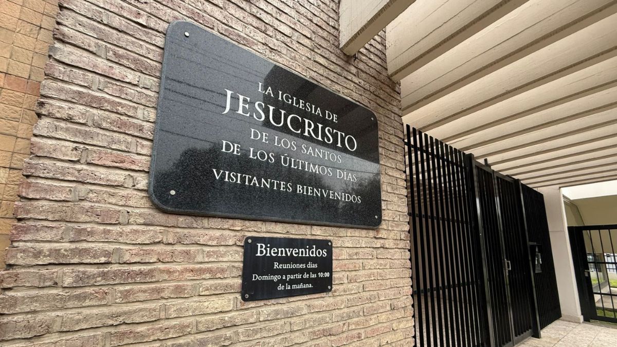 El frente la iglesia donde se registró el robo este miércoles pasada la medianoche.