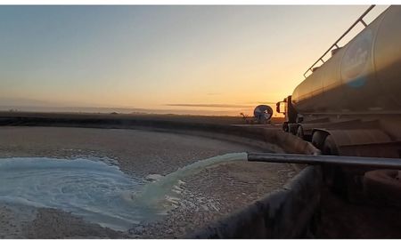 Sancor debió derramar 100 mil litros de leche por un bloque de Atilra. Sancor debió derramar 100 mil litros de leche por un bloque de Atilra.