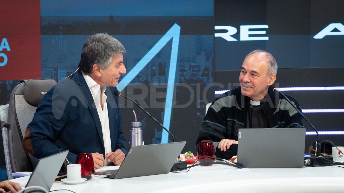 El padre Olidio Panigo visitó y bendijo las instalaciones de AIRE.