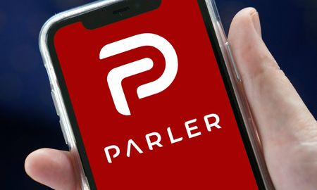 Parler: la red social que utilizan los seguidores de Trump, fue eliminada de Amazon, Apple y Google. Parler: la red social que utilizan los seguidores de Trump, fue eliminada de Amazon, Apple y Google.